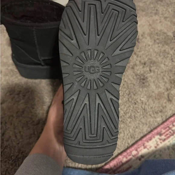 Ugg Classic Ultra Mini Platform - Picture 2 of 5